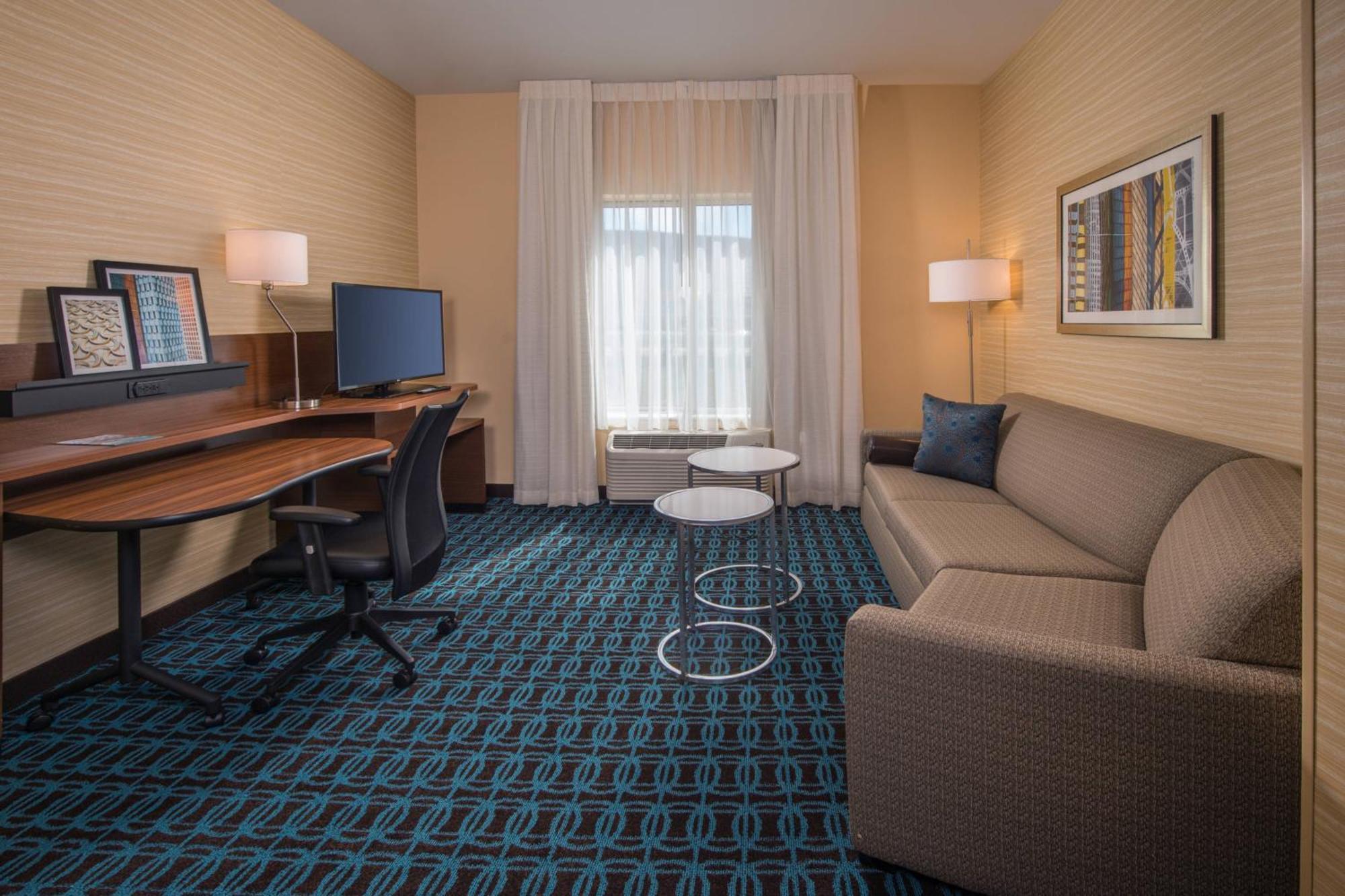 Fairfield Inn & Suites By Marriott Altoona Exterior photo